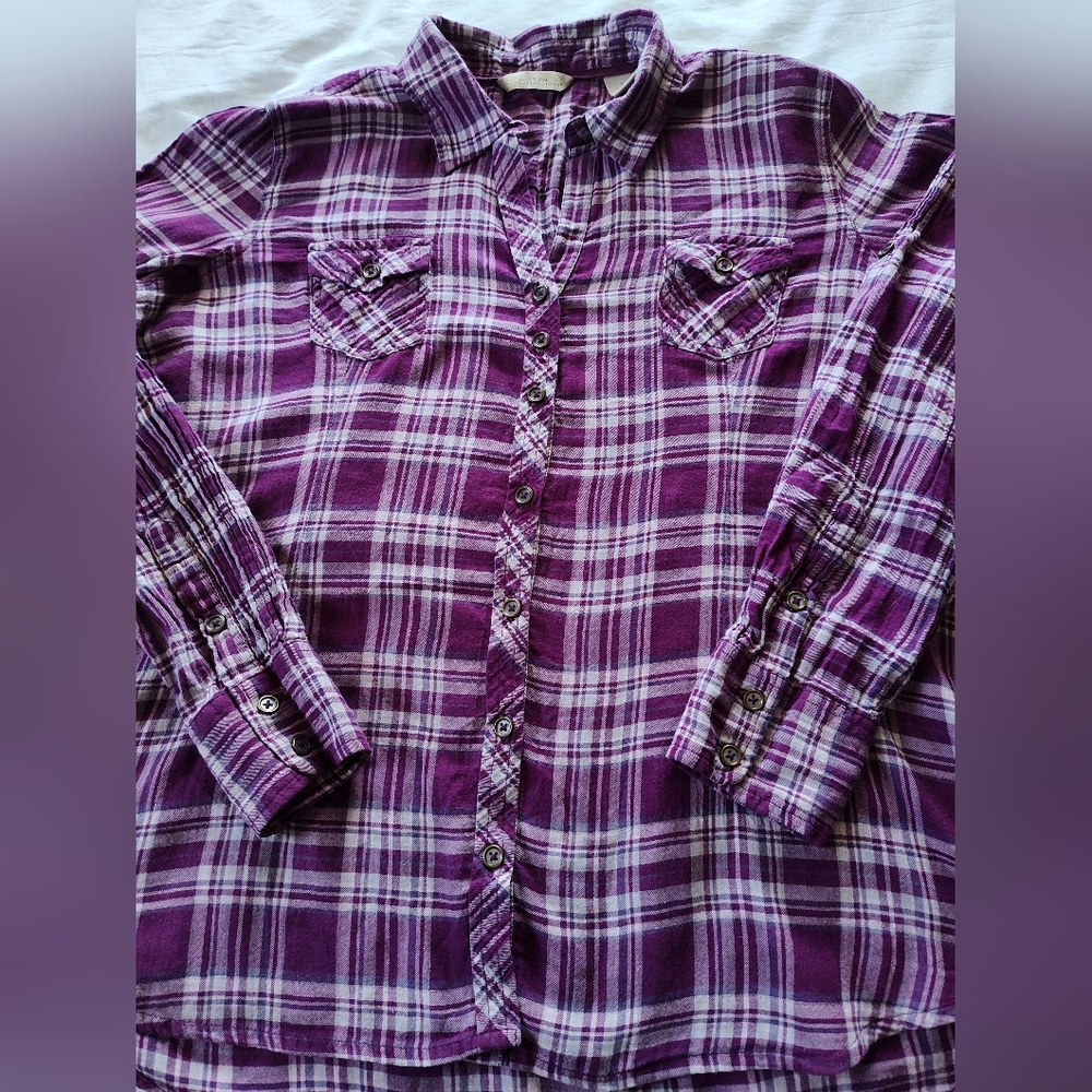 NATURAL REFLECTIONS Ladies  Button Up Blouse.  Size Large.  Long Adj. Sleeves.